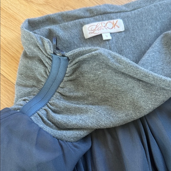 Vintage LaRok Blue Cream layered flowy Skirt Size Small Silk - Picture 7 of 8